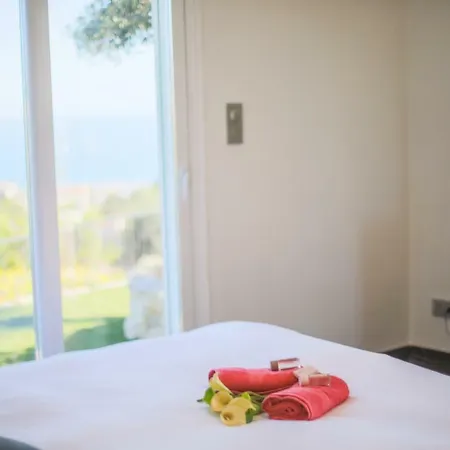 Villa Corniche D'argent - *
