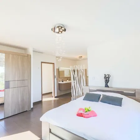 Corniche D'argent - *